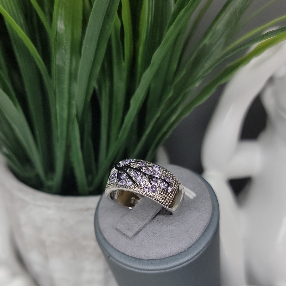 Elegant Silver Ring with Lavender Stones